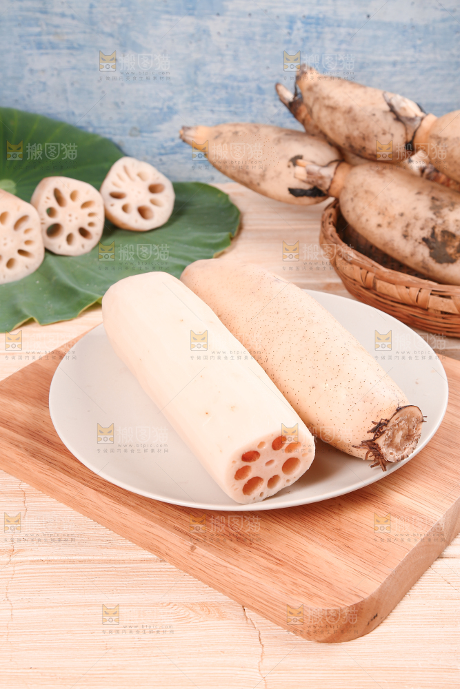 盘子里的莲藕