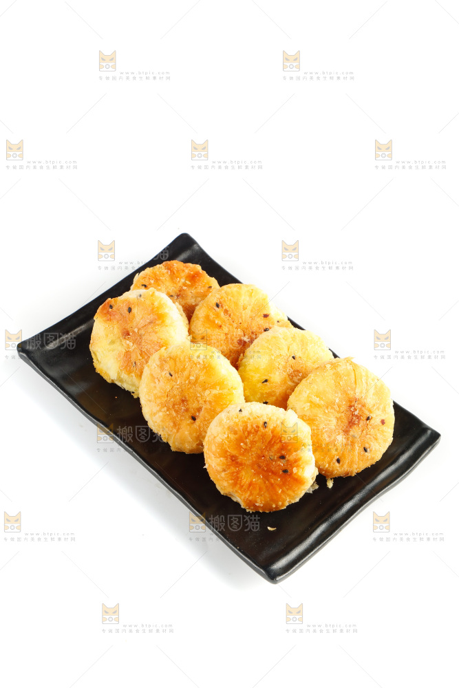 白底上的小酥饼