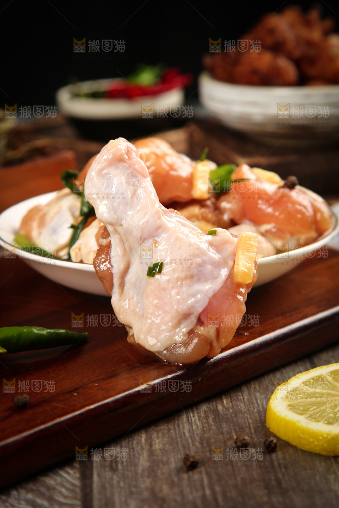 木底上的小鸡腿