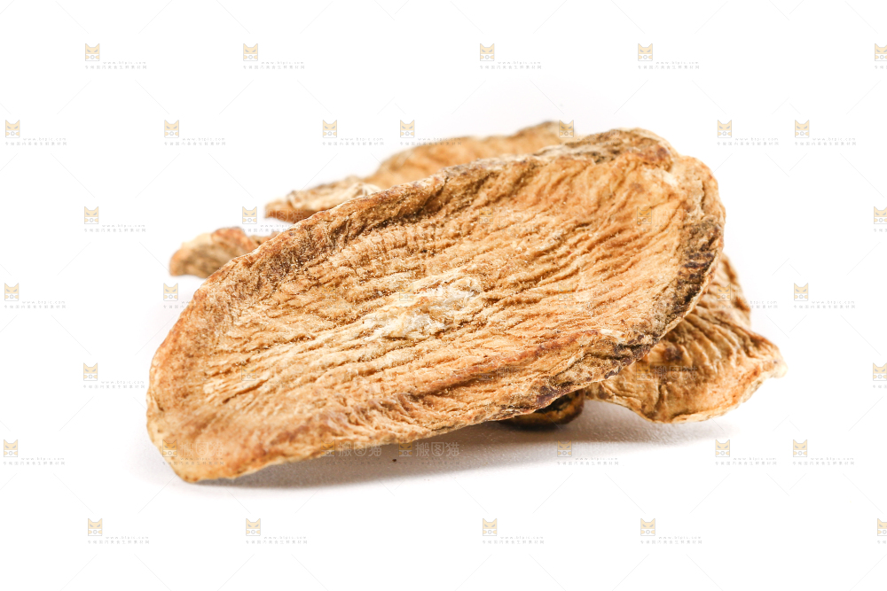 白底上的牛蒡片