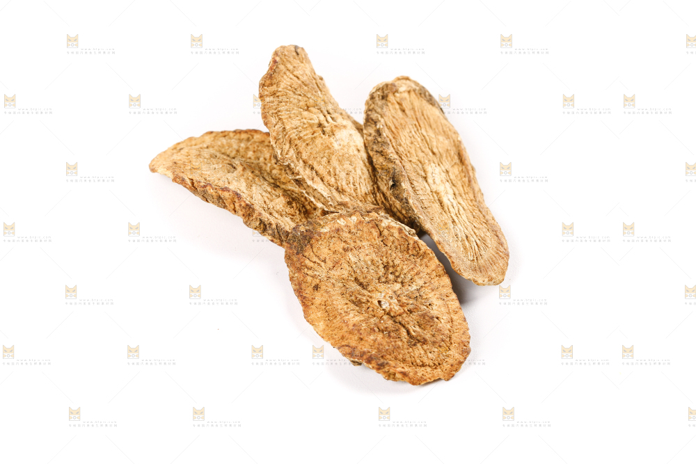 白底上的牛蒡片