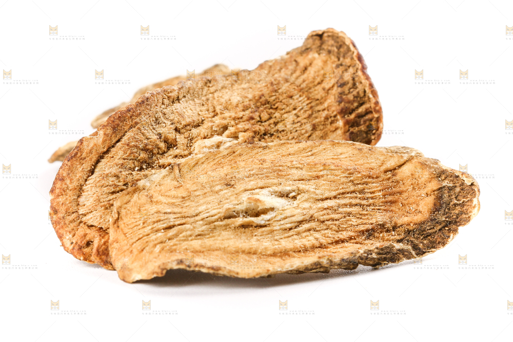 白底上的牛蒡片