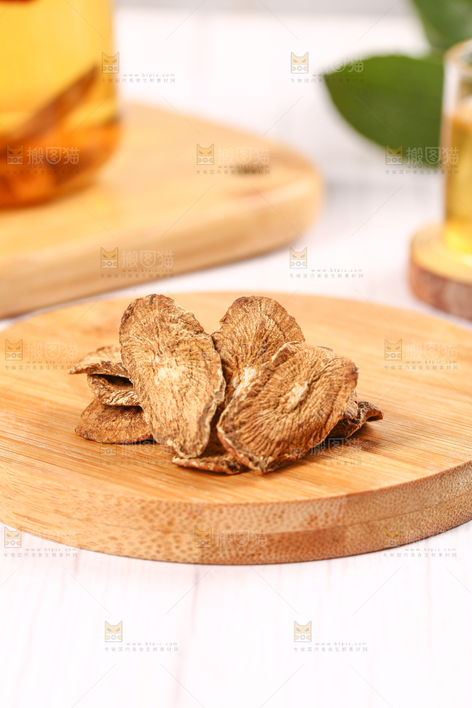 木板上的牛蒡