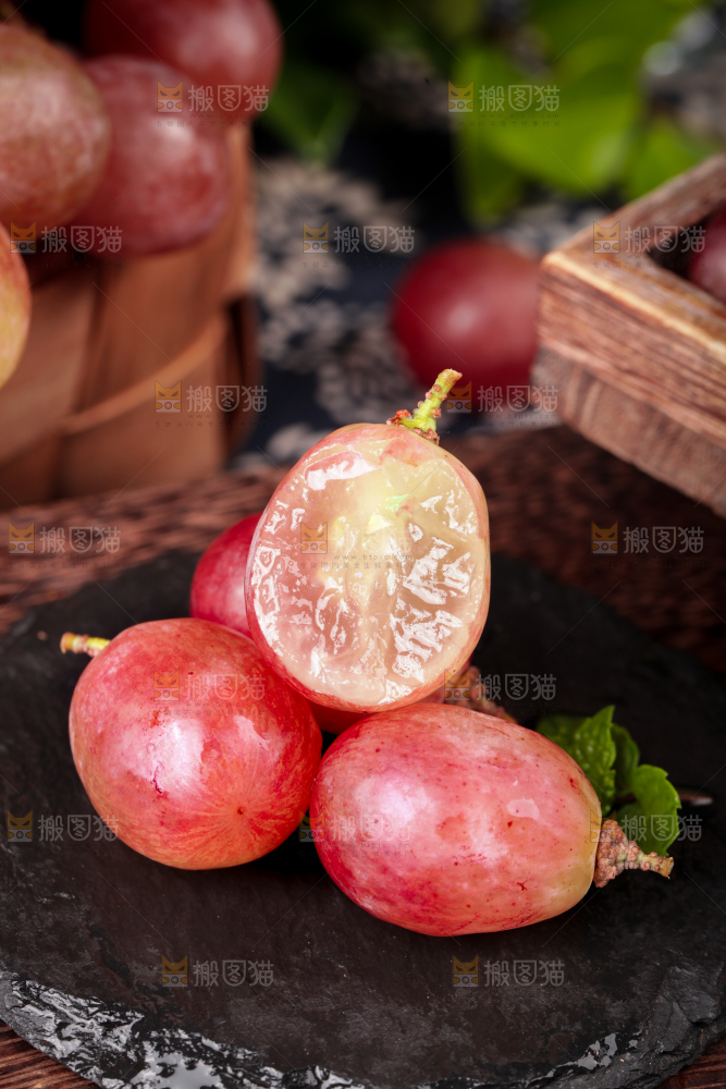 黑底上的新疆红提
