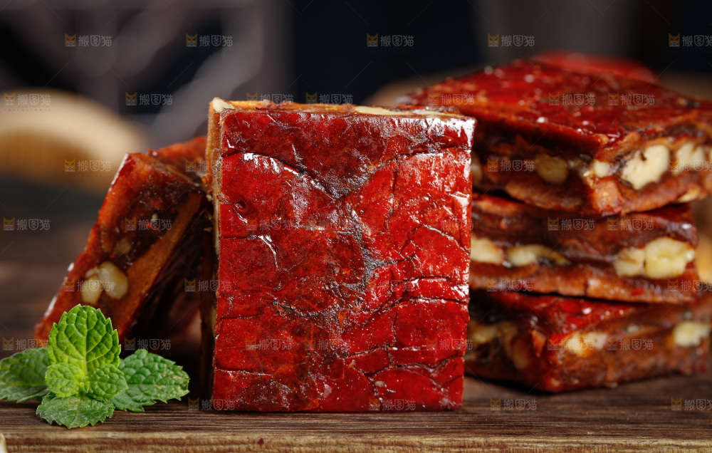 木板上的红枣夹心派