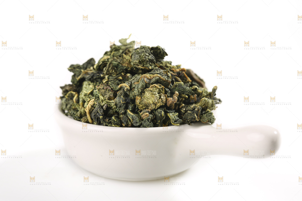 白底上的桑叶茶