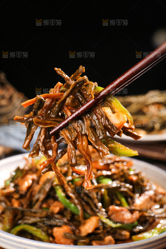 深底上的干豆角炒肉
