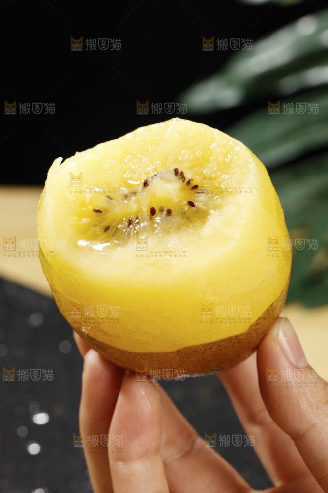 深底上放着佳沛奇异果