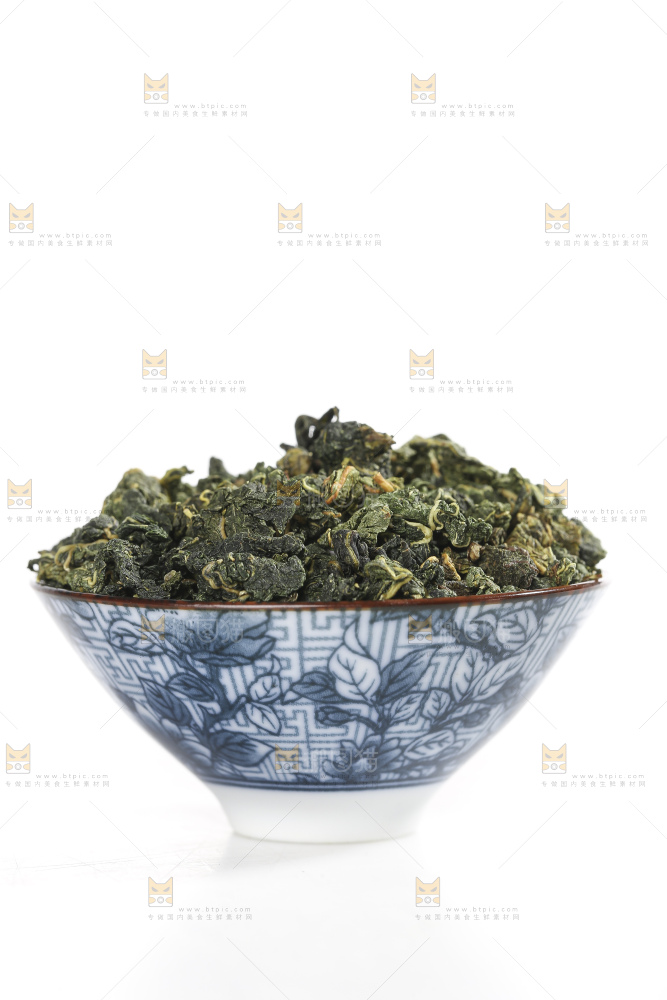白底上的桑叶茶