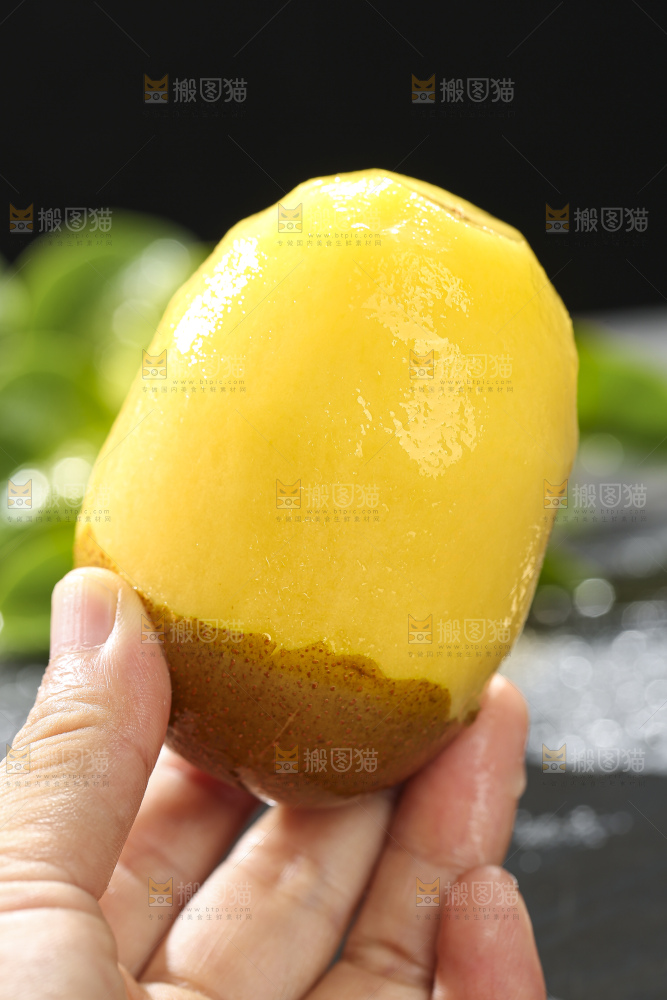 深底上放着佳沛奇异果