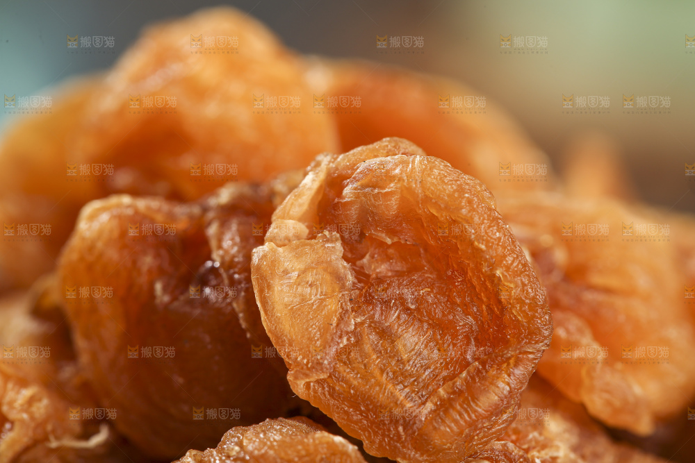 深底上放着桂圆干