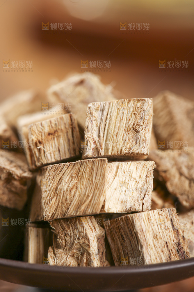 木底上的葛根