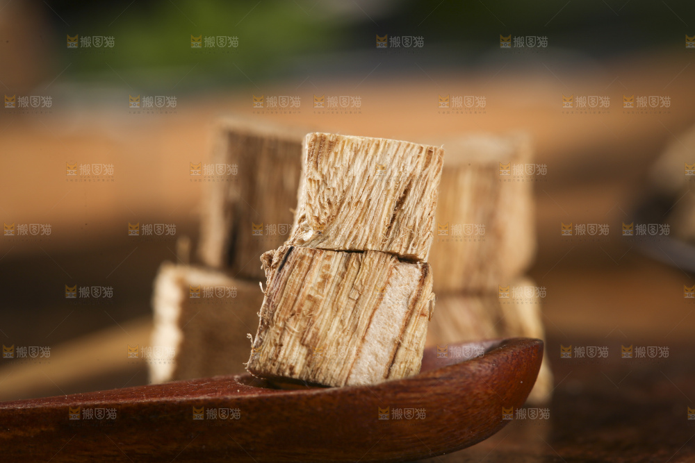 木底上的葛根