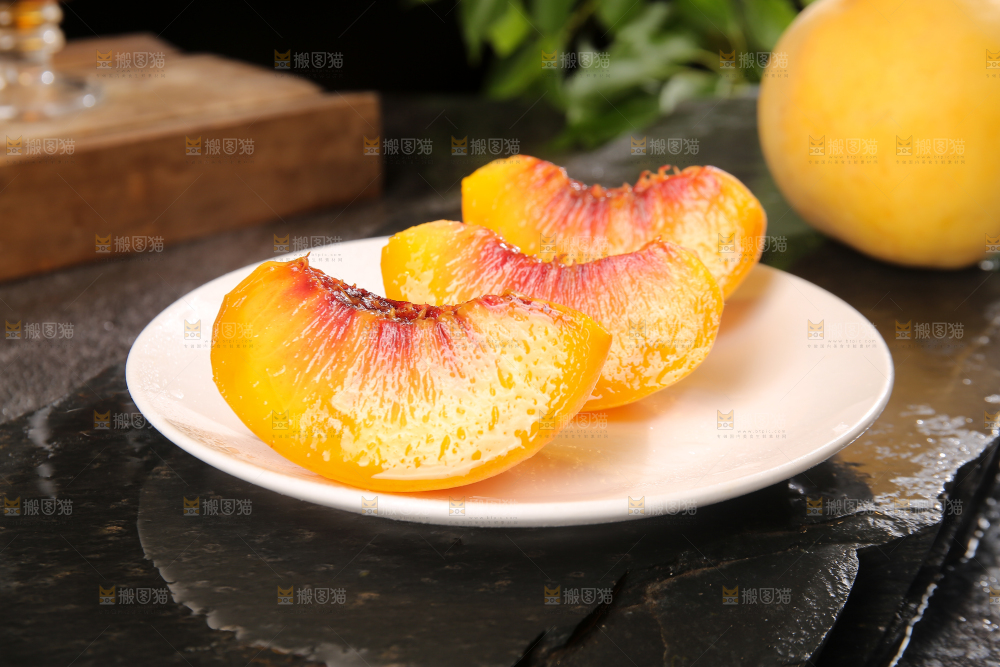 深底上的锦绣黄桃