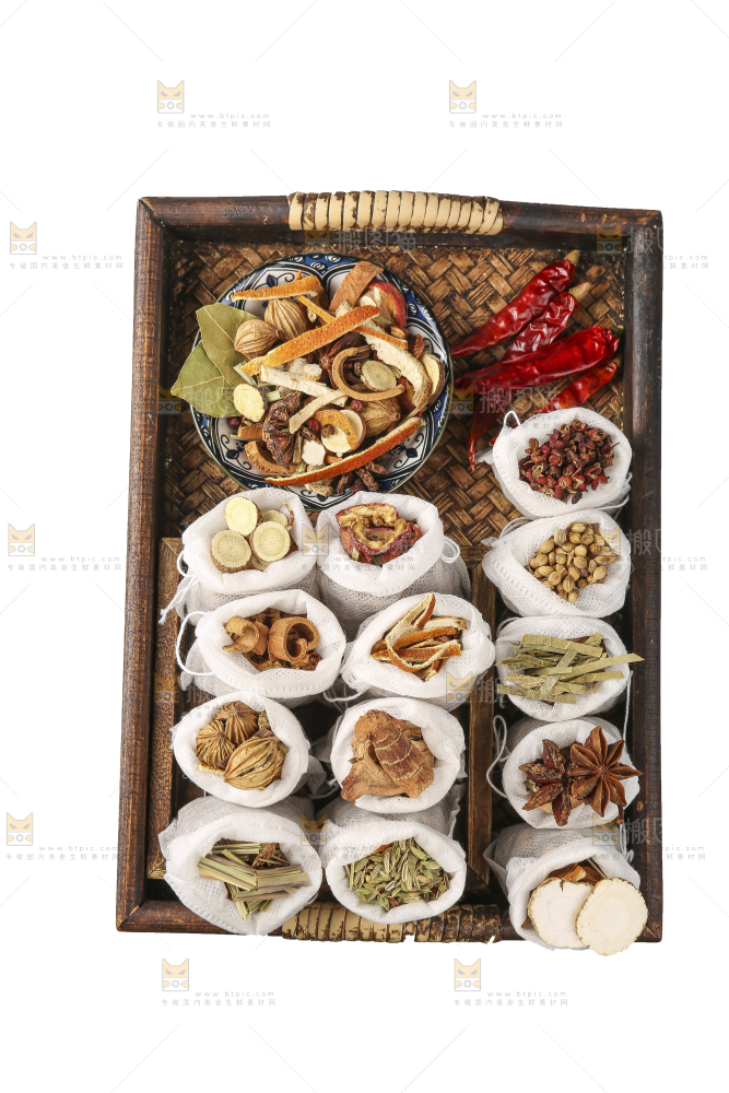 木底上的香料组合