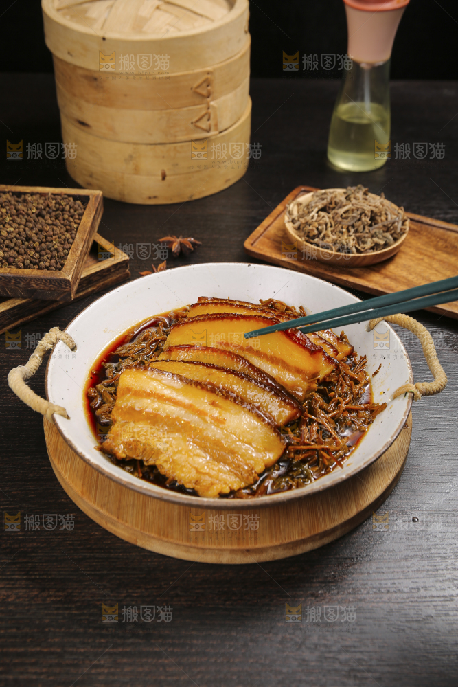 深底上的梅干菜扣肉