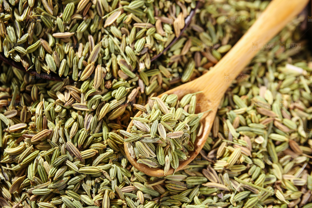 木底上的小茴香籽