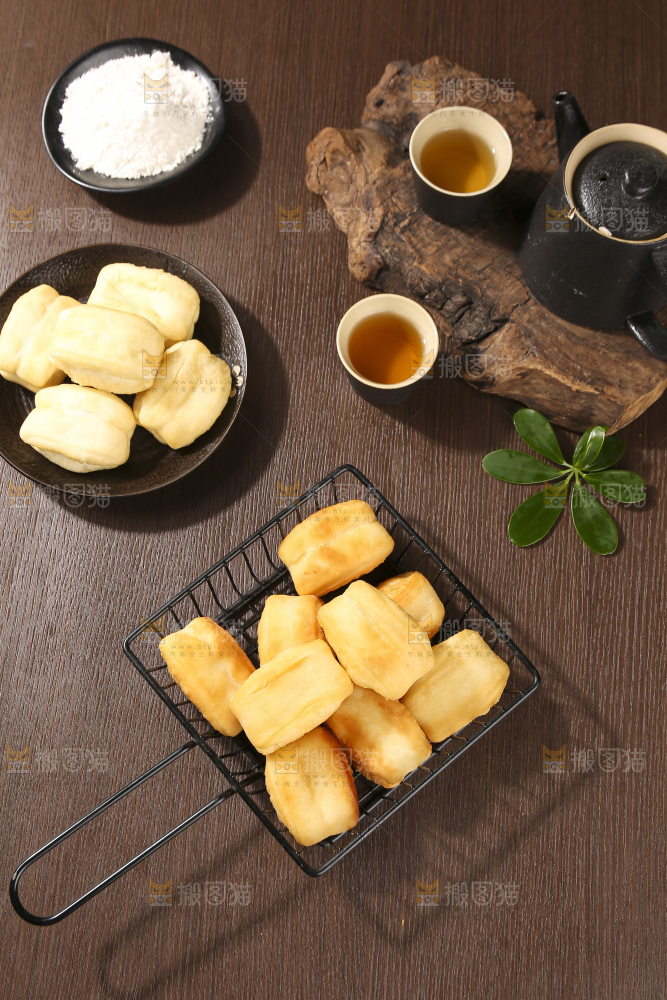 深底上的香酥油条