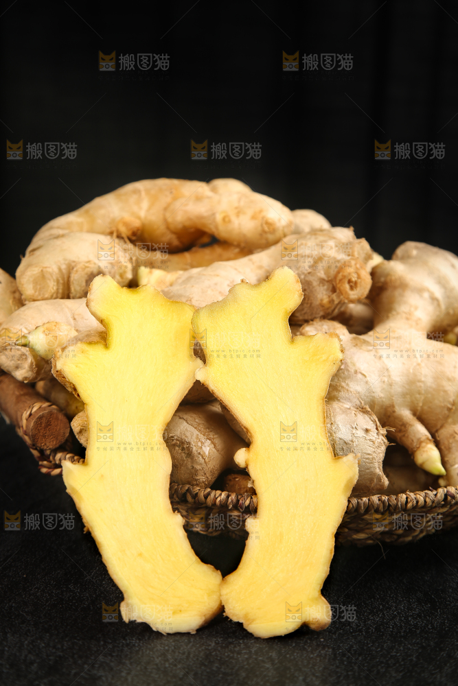 深底上的生姜