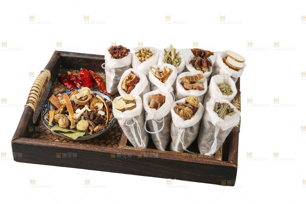 木底上的香料组合