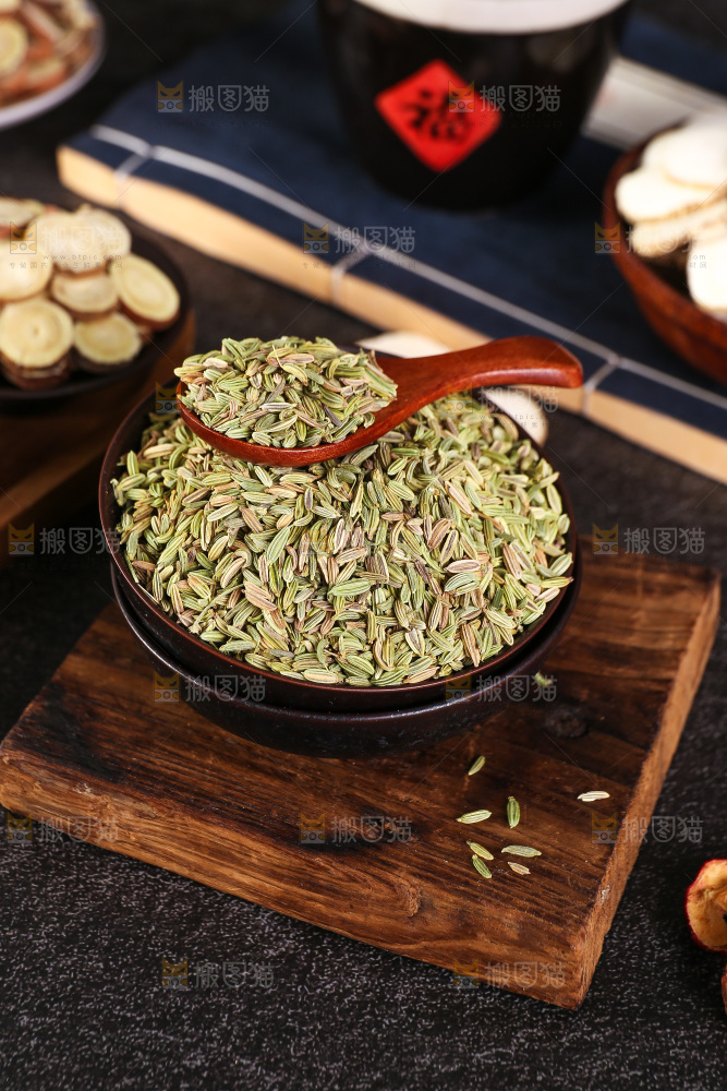 木底上的小茴香籽