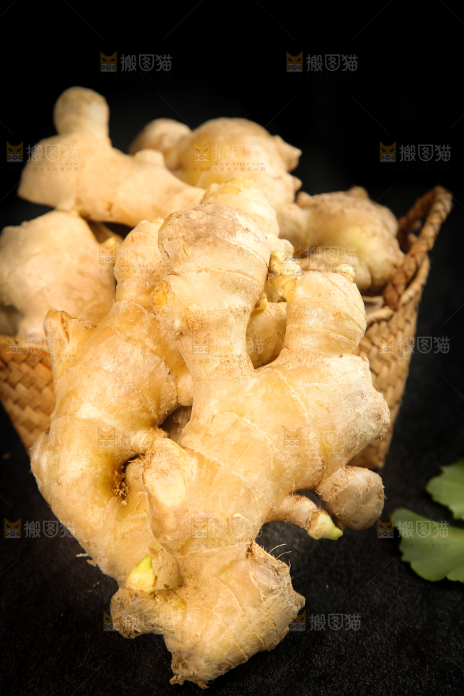 深底上的生姜