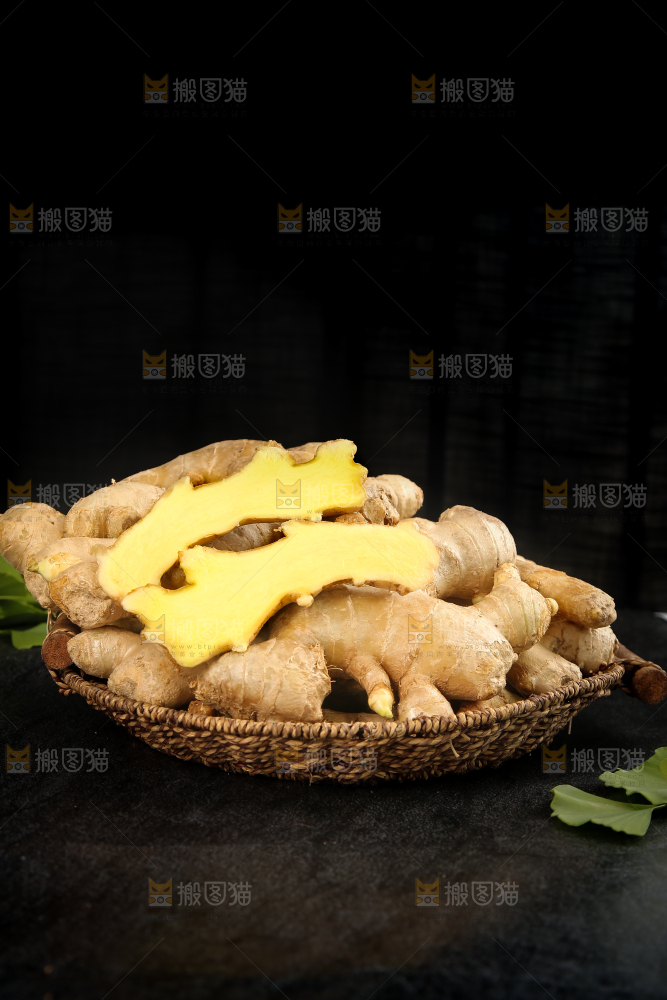 深底上的生姜
