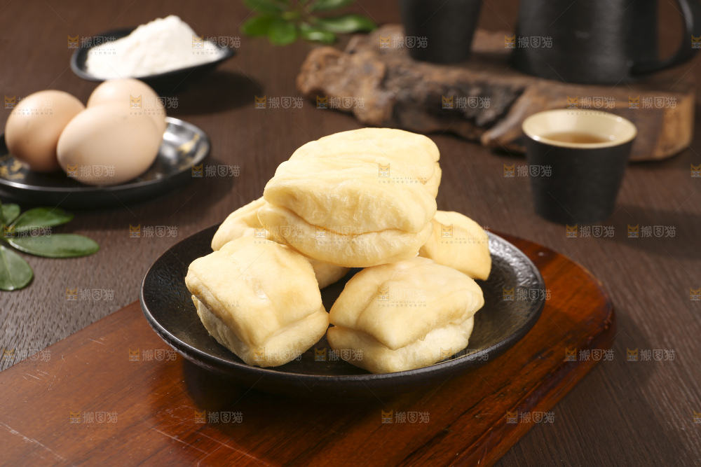 深底上的香酥油条