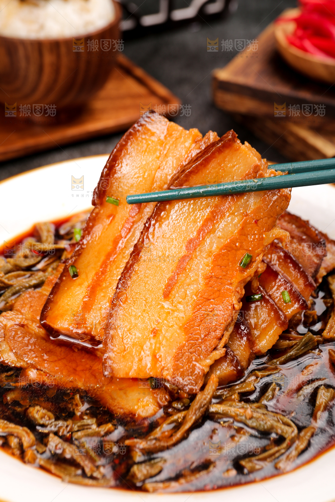 深底上的干豆角扣肉