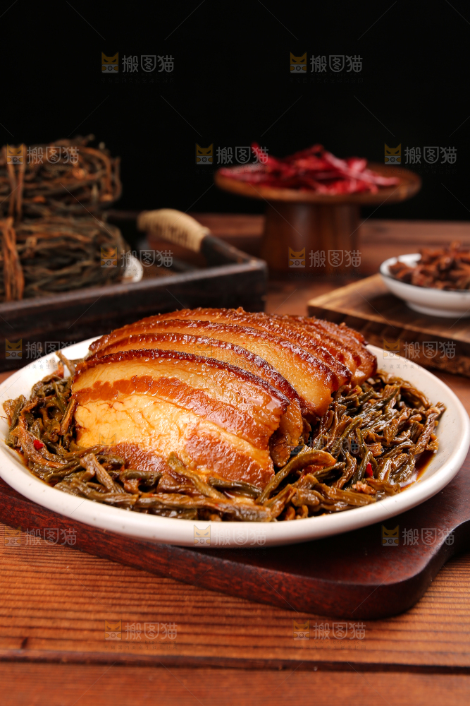 深底上的干豆角扣肉