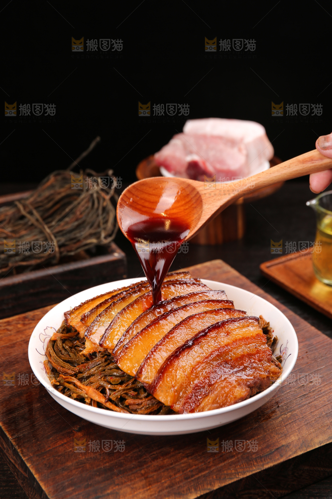 深底上的干豆角扣肉