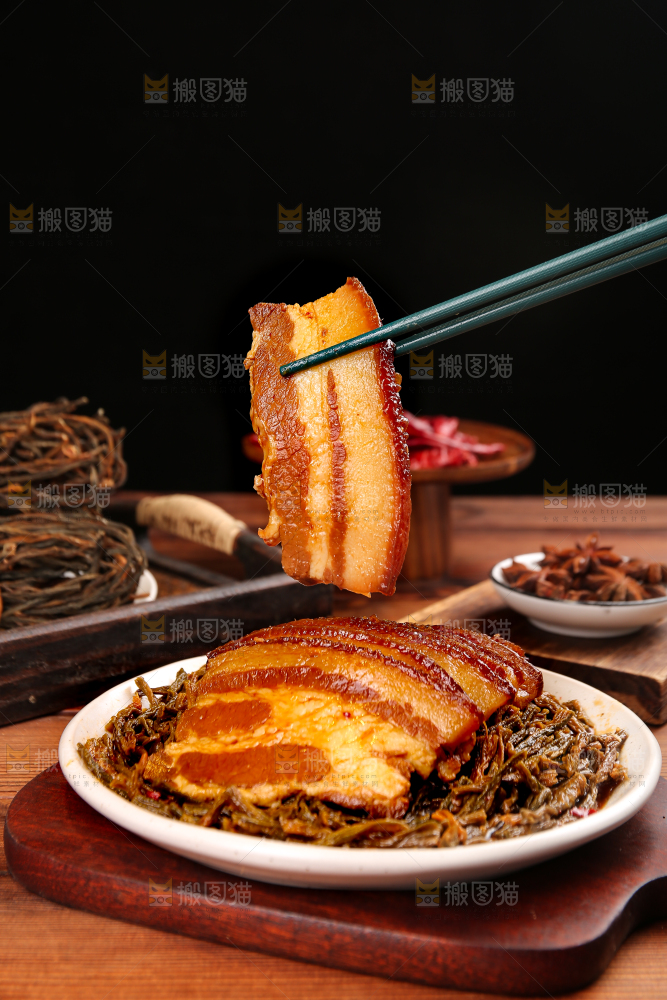 深底上的干豆角扣肉