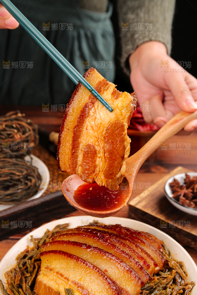 深底上的干豆角扣肉