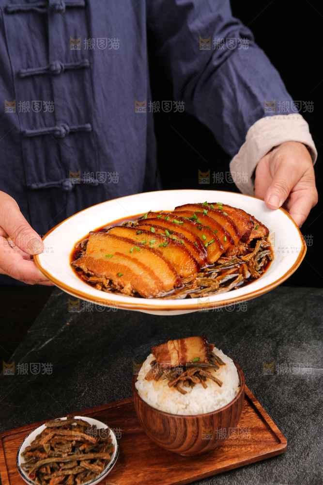 深底上的干豆角扣肉