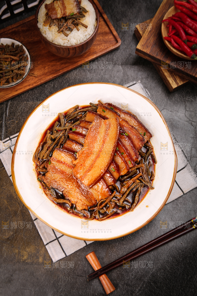 深底上的干豆角扣肉