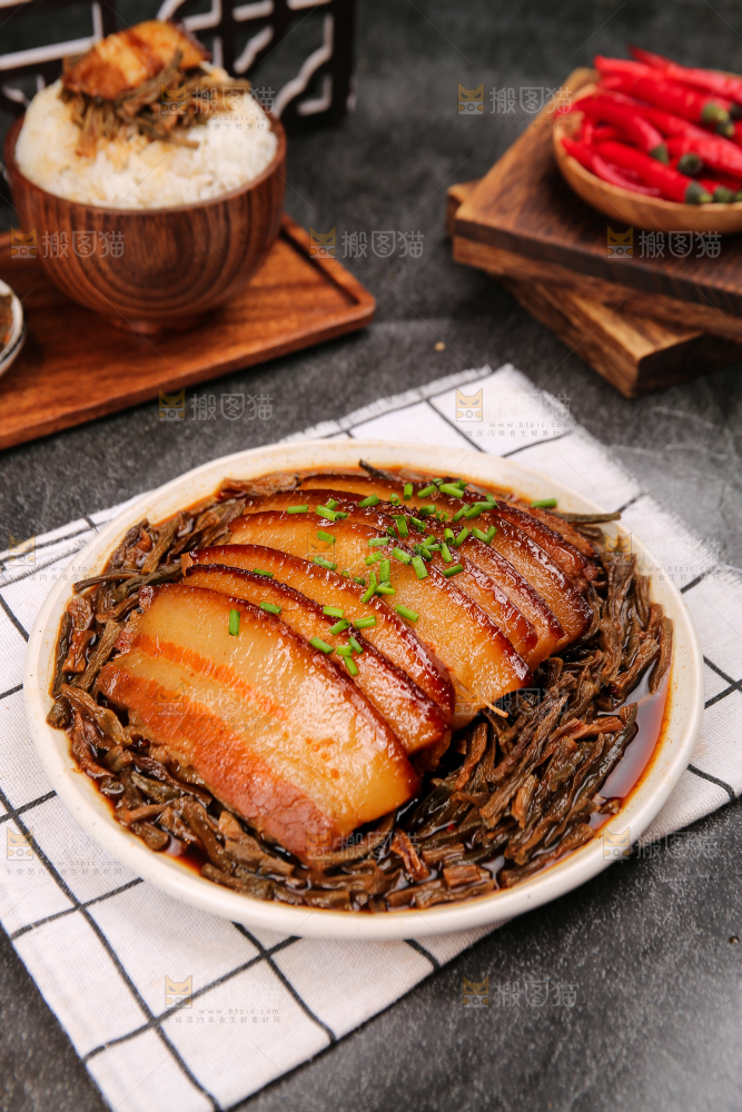 深底上的干豆角扣肉