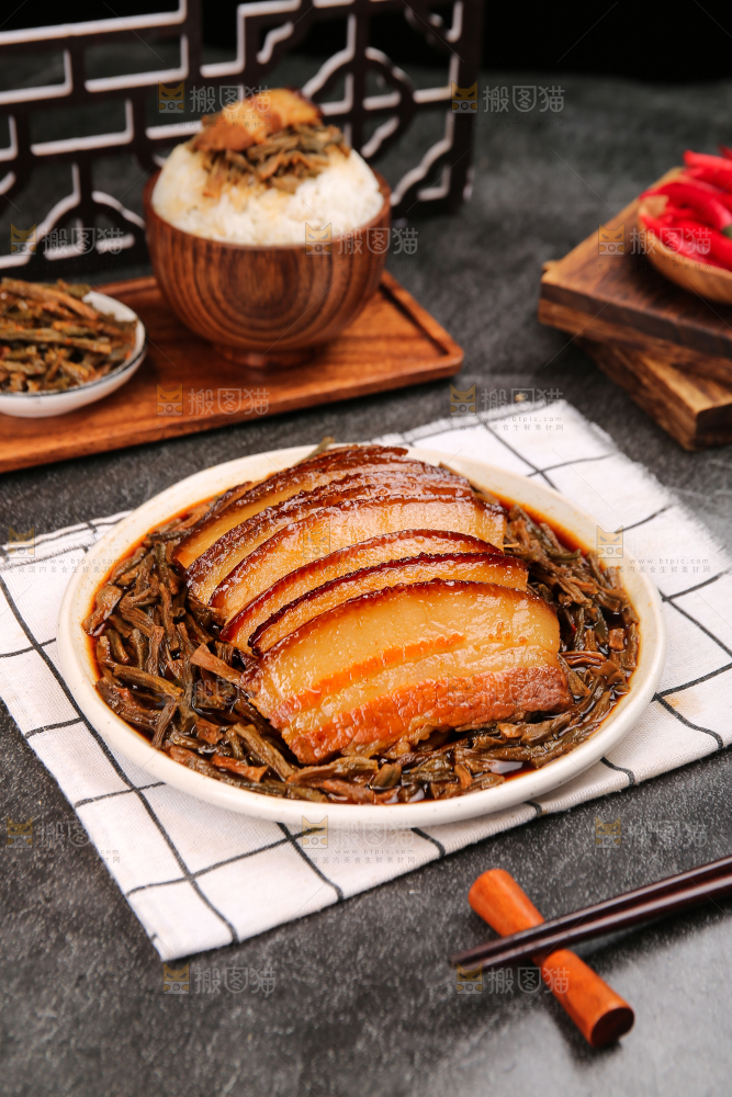 深底上的干豆角扣肉