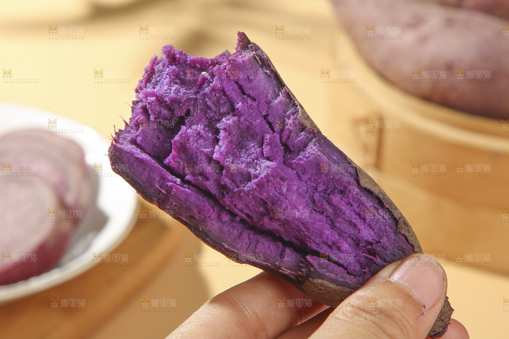 浅底上的板栗紫薯