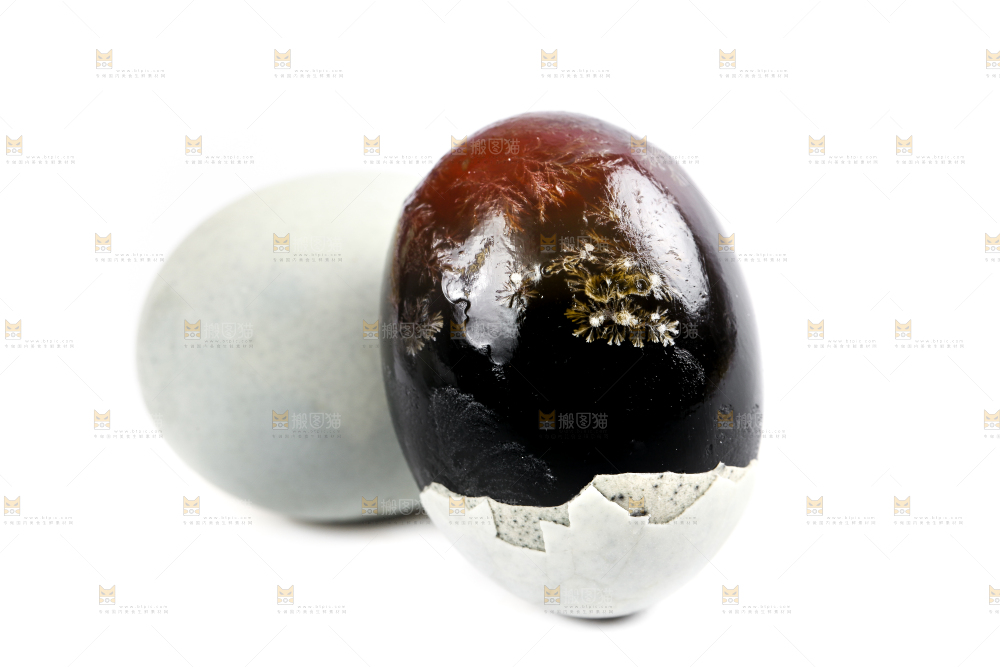 白底上的皮蛋