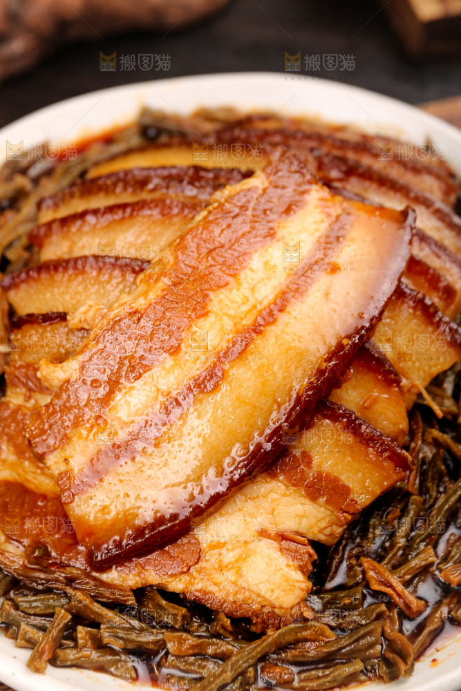 深底上的干豆角扣肉