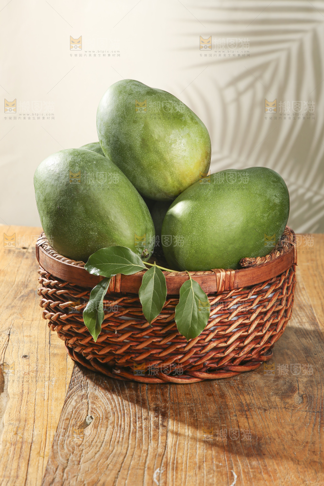 浅底上放着的凯特芒