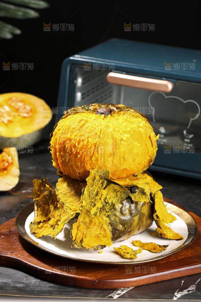 深底上的银栗南瓜