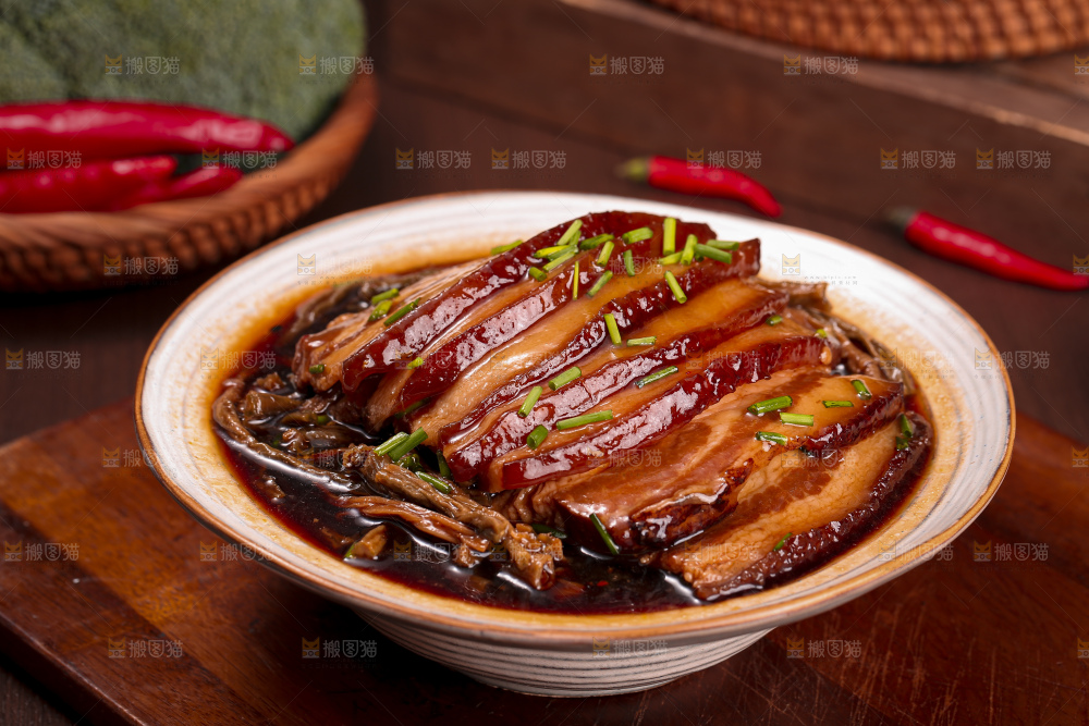 深底上的干豆角扣肉