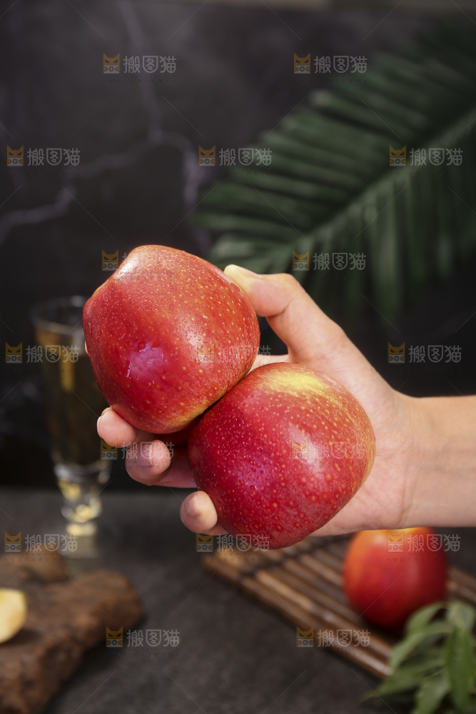 深底上的高原红苹果