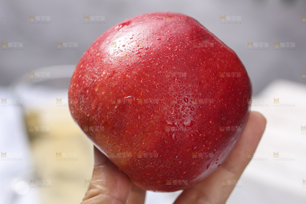 浅底上的高原红苹果