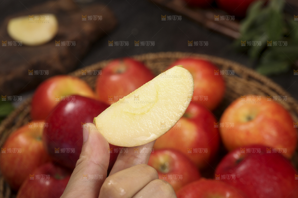 深底上的高原红苹果