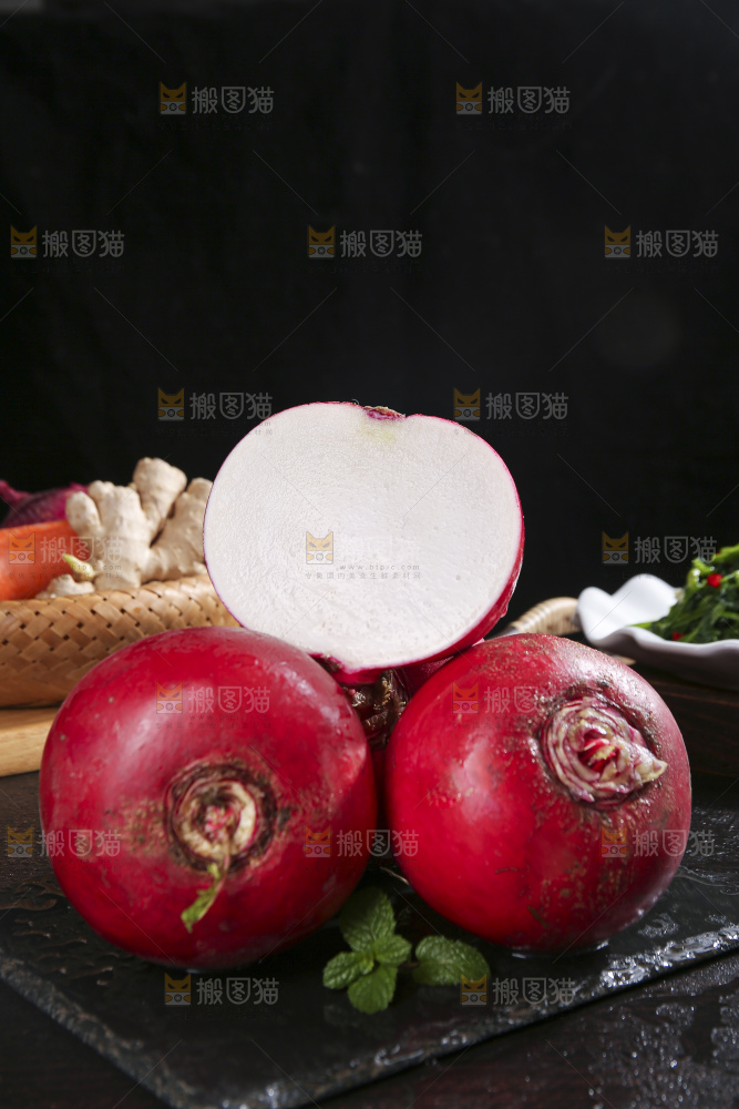 深底上的红萝卜