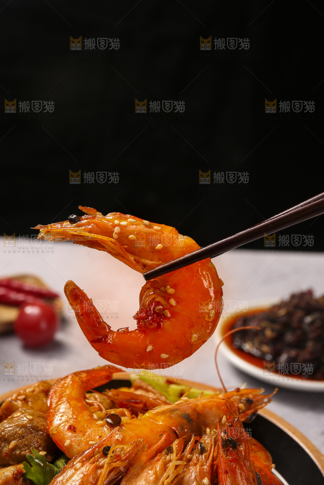 深底上的干锅大虾
