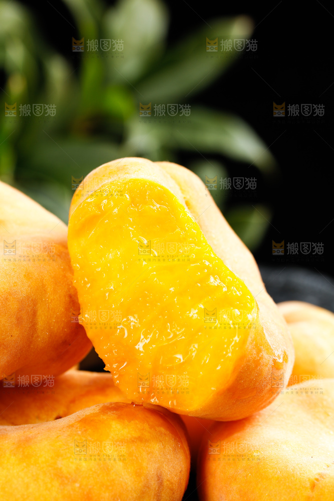 深底上的黄毛蟠桃