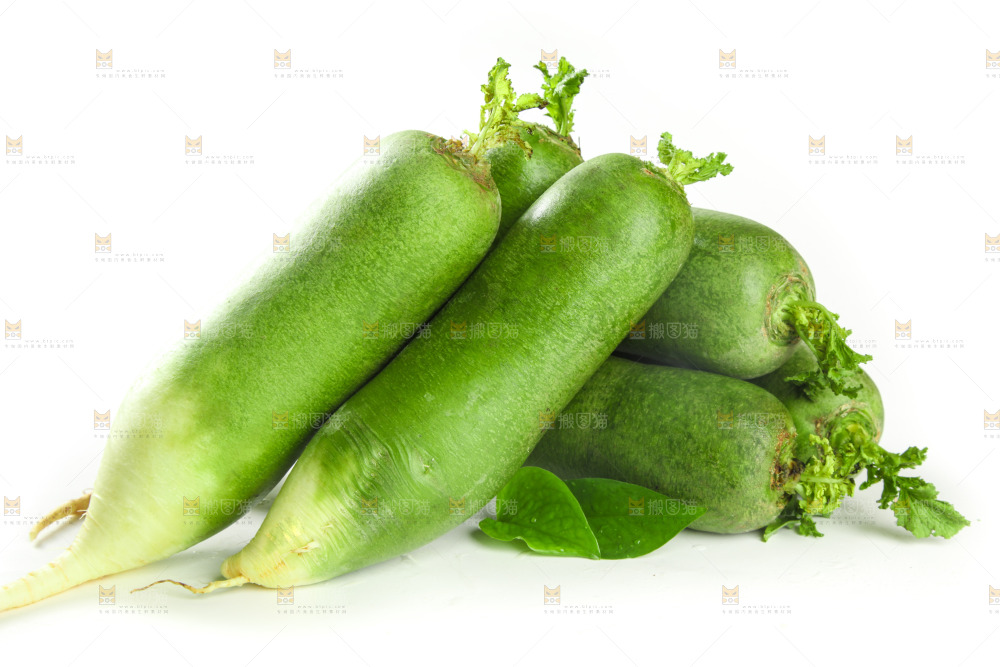 白底上的水果萝卜